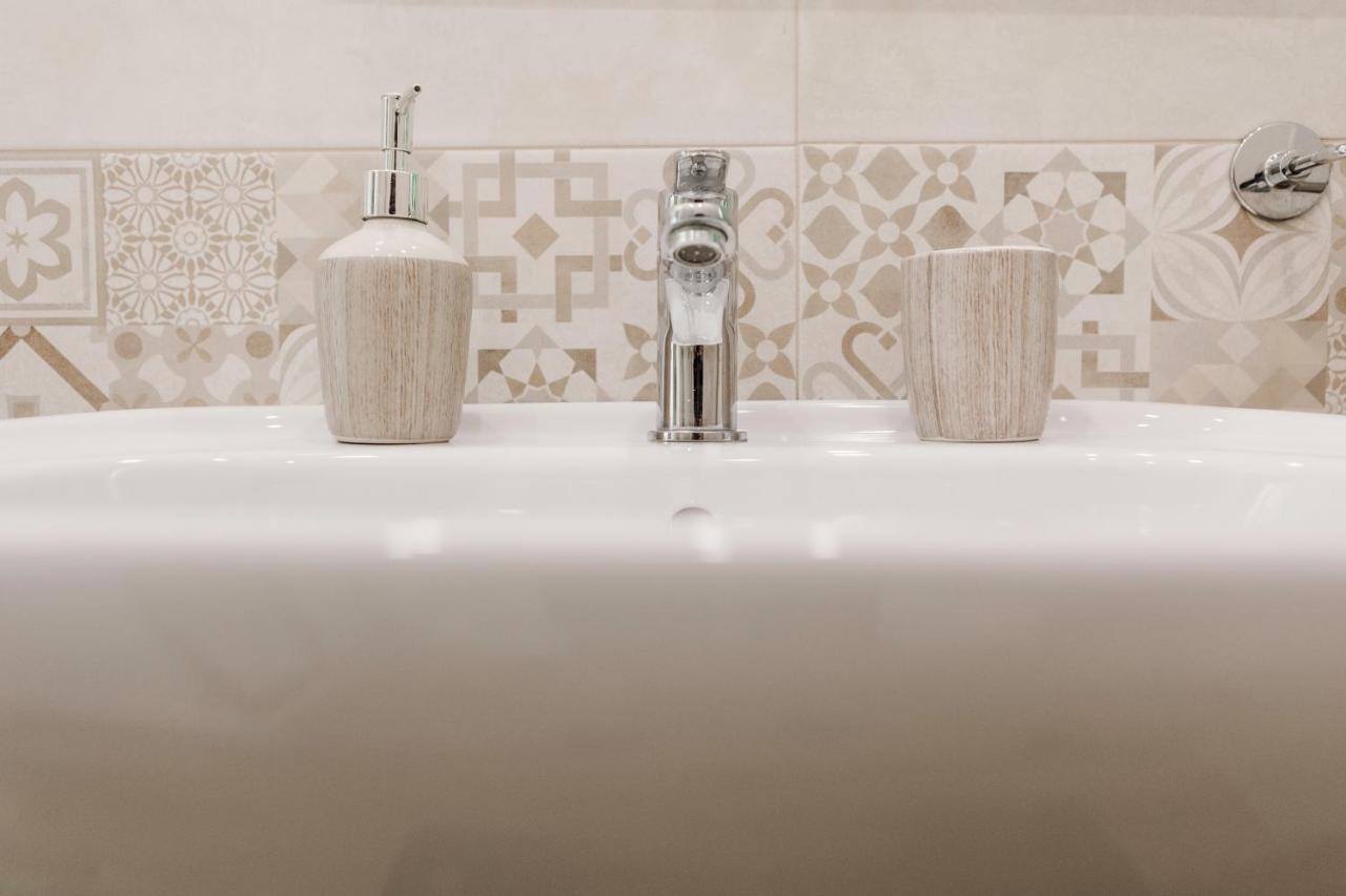 Eden Suite - Central Apartment With Balcony - Μολφέττα Εξωτερικό φωτογραφία